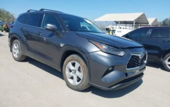SOLD.. TOYOTA HIGHLANDER HYBRID LE 2022 Auto auction